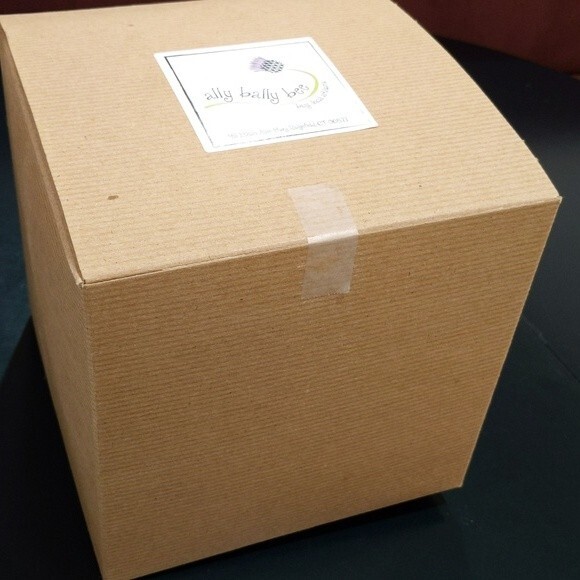 NWT Medium Sized Artisanal Decorative Bowl - Picture 3 of 8